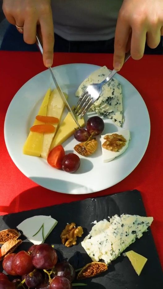Farklı peynirler, iyi eşlikçiler ve masayı uzatan o keyifli başlangıç…